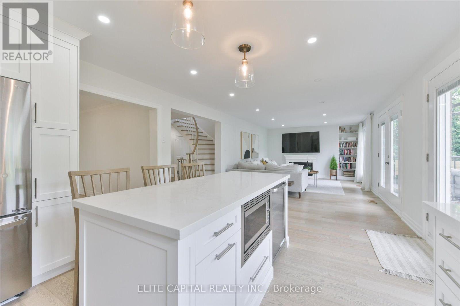 20 RAYMORE DRIVE - 17