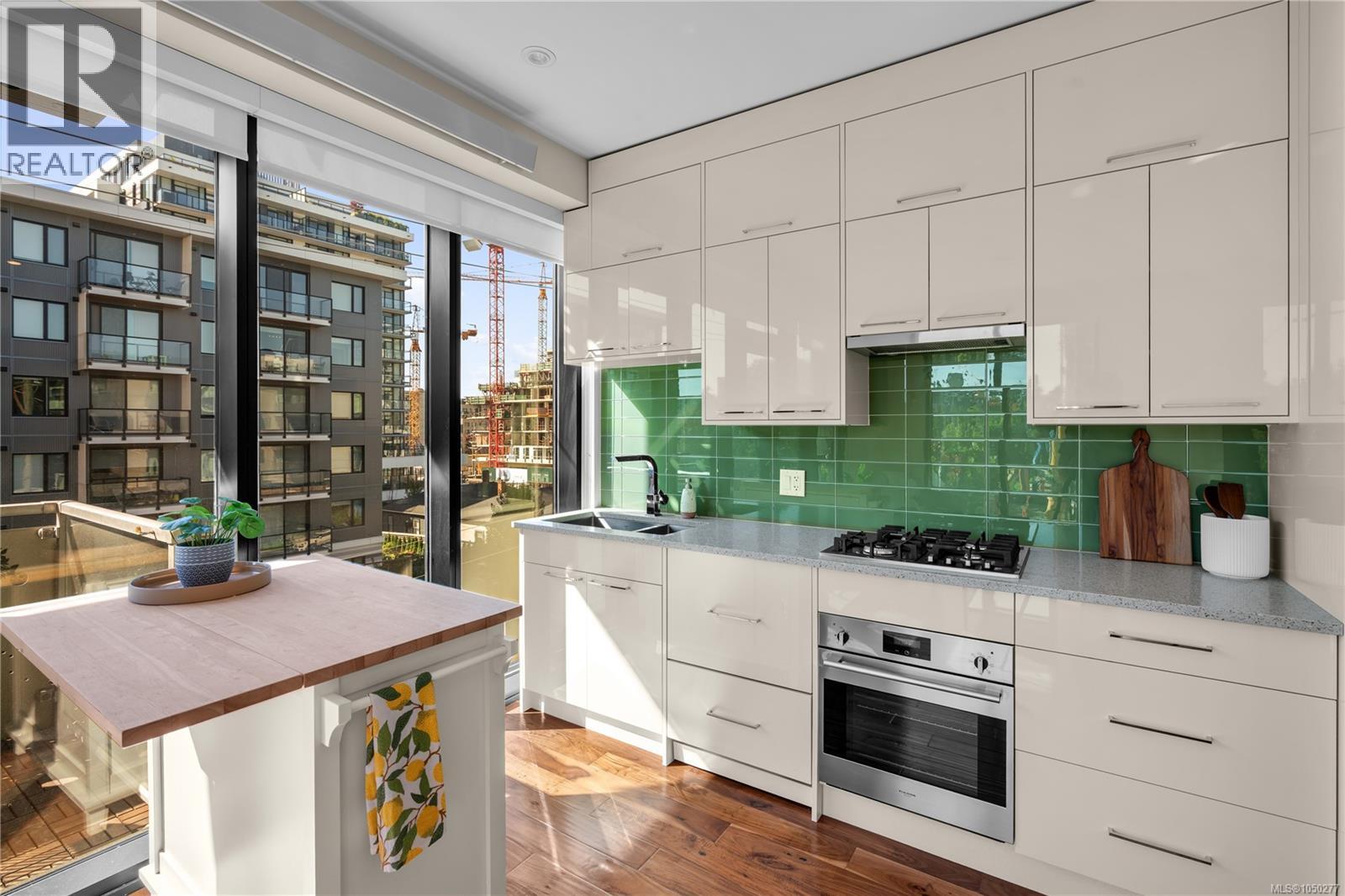 #S310 1411 Cook St - 13