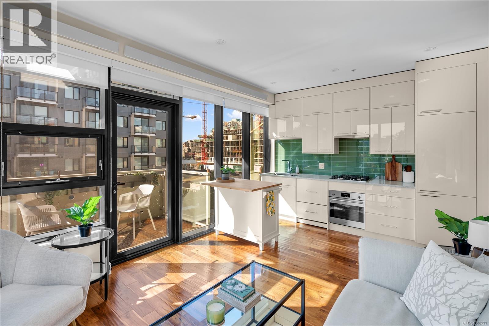 #S310 1411 Cook St - 7