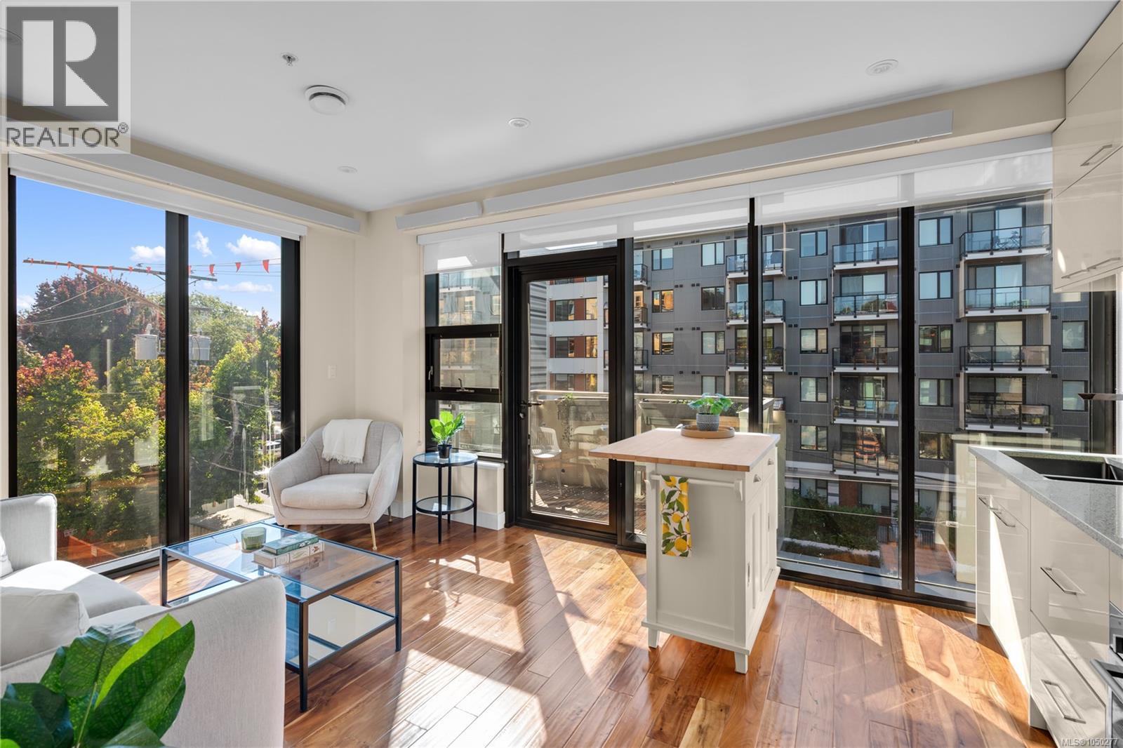 #S310 1411 Cook St - 4