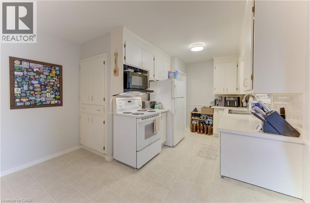 133 CORNELL Avenue, Kitchener — photo 10