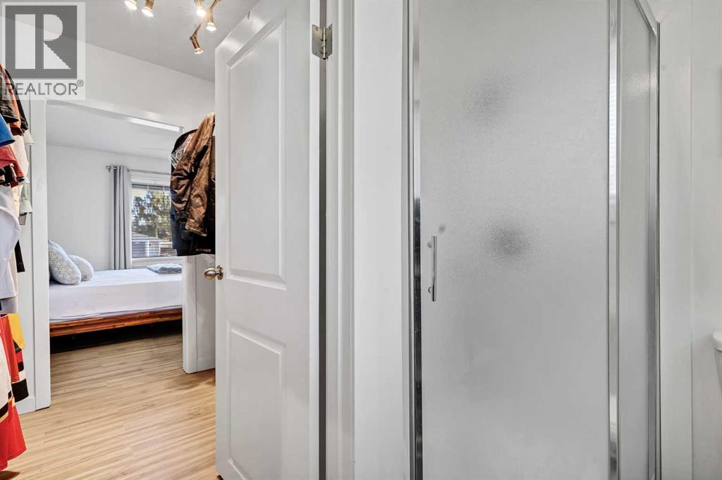 8007 36 Avenue NW - photo 19