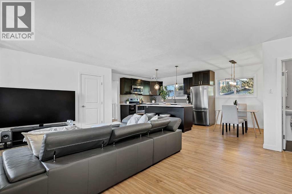 8007 36 Avenue NW - photo 2
