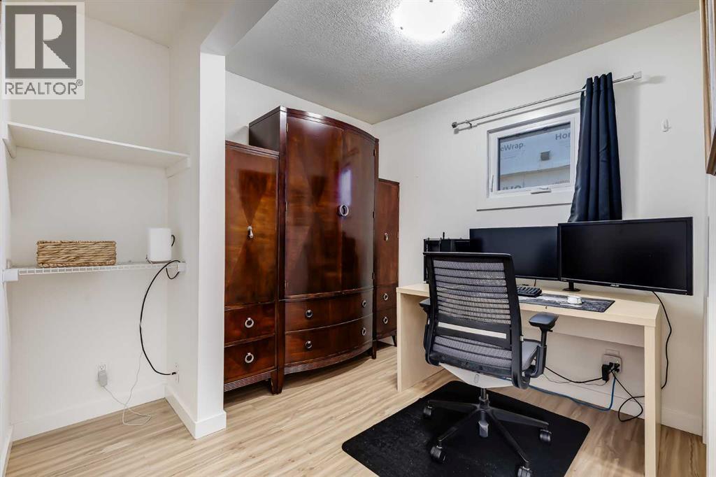 8007 36 Avenue NW - photo 21