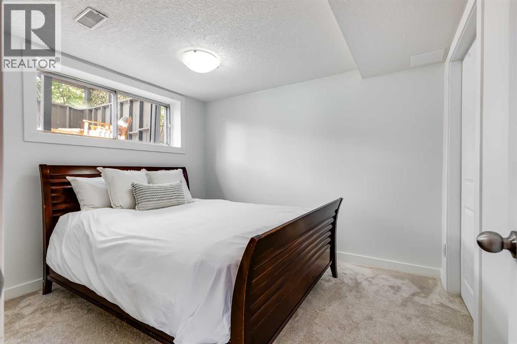 8007 36 Avenue NW - photo 29