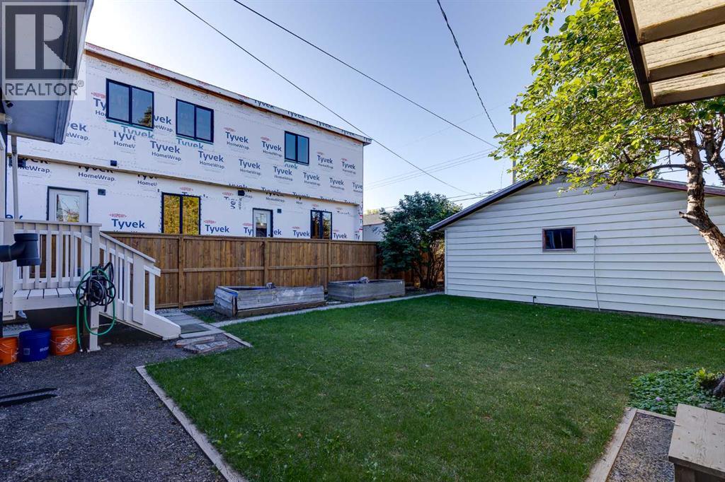 8007 36 Avenue NW - photo 36