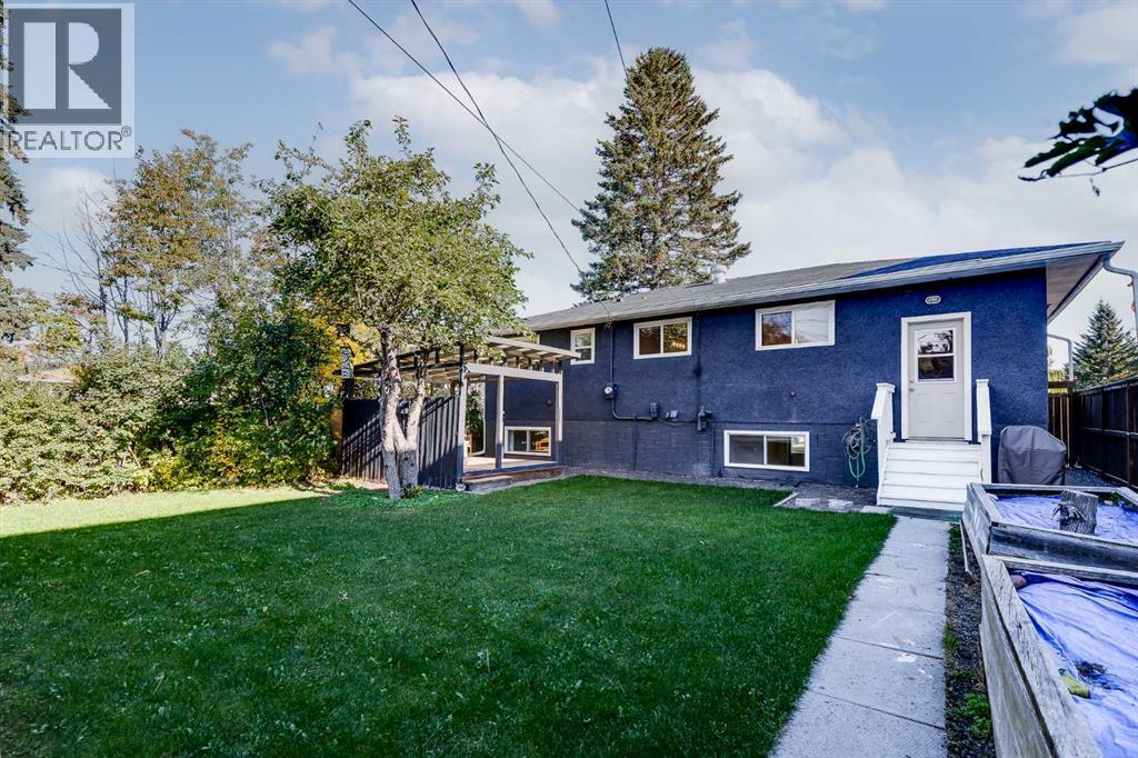 8007 36 Avenue NW - photo 39