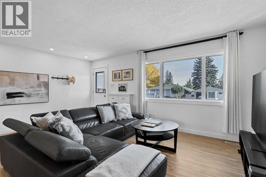 8007 36 Avenue NW - photo 6