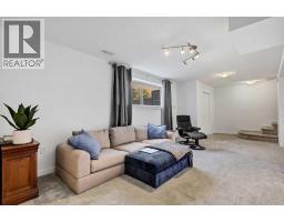 8007 36 Avenue Nw, Calgary, AB T3B1V8 Photo 28