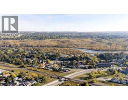 8007 36 Avenue Nw, Calgary, AB T3B1V8 Photo 47