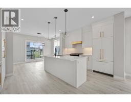 203, 8155 8 Avenue Sw, Calgary, AB T3H6B1 Photo 13