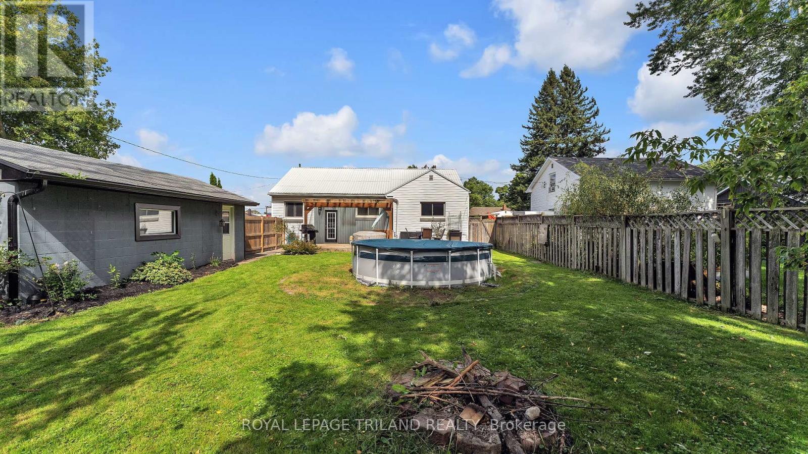 205 ERIE STREET - Image 32
