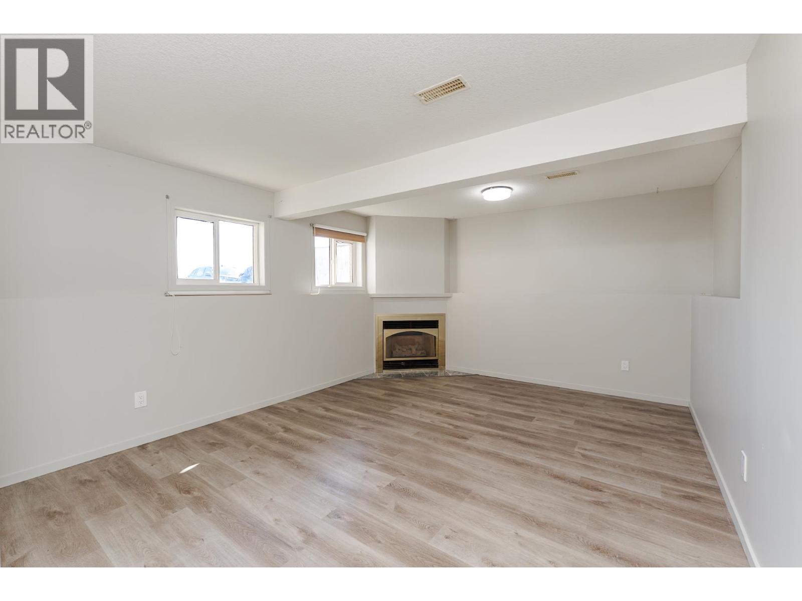 329 IRWIN STREET - 23