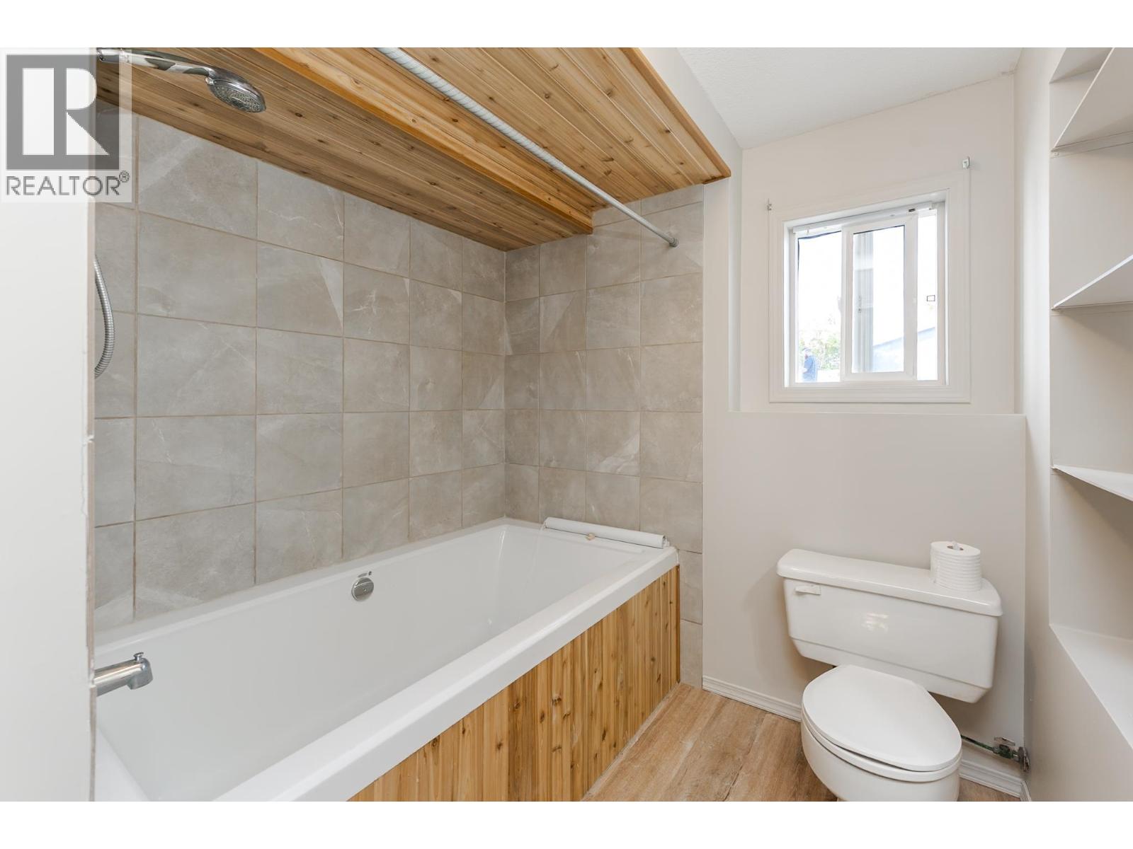 329 IRWIN STREET - 27