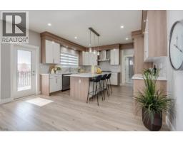 3550 Monson Crescent, Coquitlam, BC V3B0S2 Photo 6