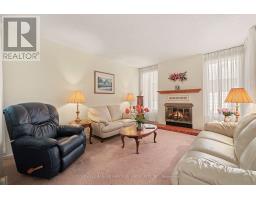 Living room - 45 Shadetree Crescent, Ottawa, ON K2E7R3 Photo 8