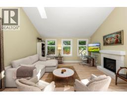 Patio - 164 Crescent Rd E, Qualicum Beach, BC V9K1L6 Photo 6