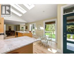 164 Crescent Rd E, Qualicum Beach, BC V9K1L6 Photo 31