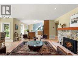 164 Crescent Rd E, Qualicum Beach, BC V9K1L6 Photo 28