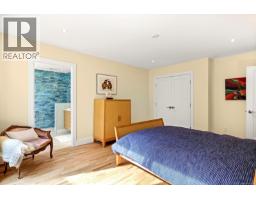 Bathroom - 164 Crescent Rd E, Qualicum Beach, BC V9K1L6 Photo 8