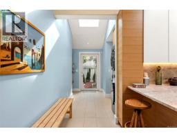 164 Crescent Rd E, Qualicum Beach, BC V9K1L6 Photo 32