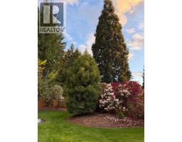 164 Crescent Rd E, Qualicum Beach, BC V9K1L6 Photo 61