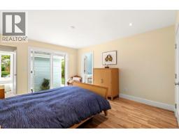164 Crescent Rd E, Qualicum Beach, BC V9K1L6 Photo 37