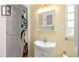 164 Crescent Rd E, Qualicum Beach, BC V9K1L6 Photo 54