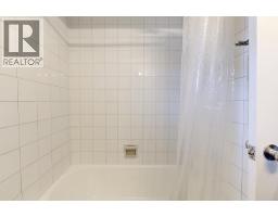 1040 Laurier Avenue, Kelowna, BC V1Y6B1 Photo 14