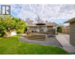 1040 Laurier Avenue, Kelowna, BC V1Y6B1 Photo 34