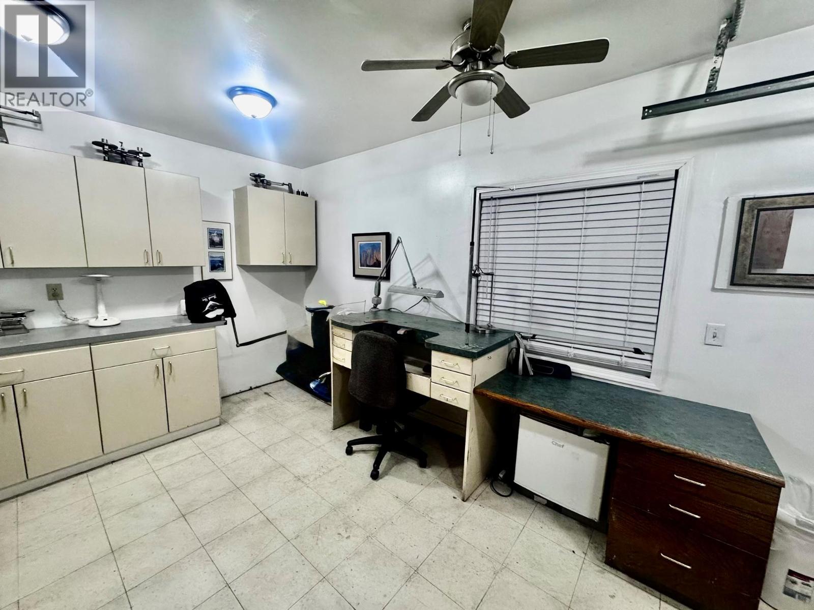 1040 Laurier Avenue - 42