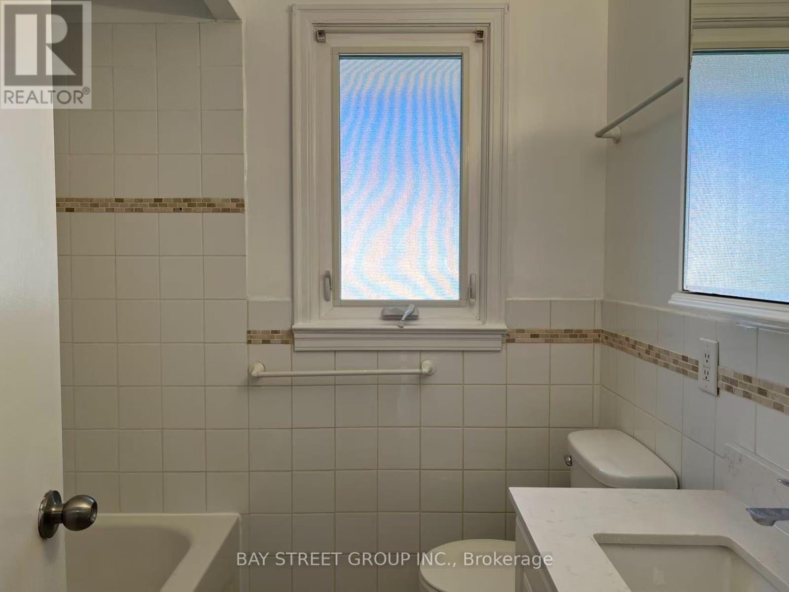 29 HARNISH CRESCENT, Toronto (Newtonbrook East) — photo 6