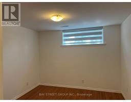 29 Harnish Crescent, Toronto, ON M2M2C2 Photo 14