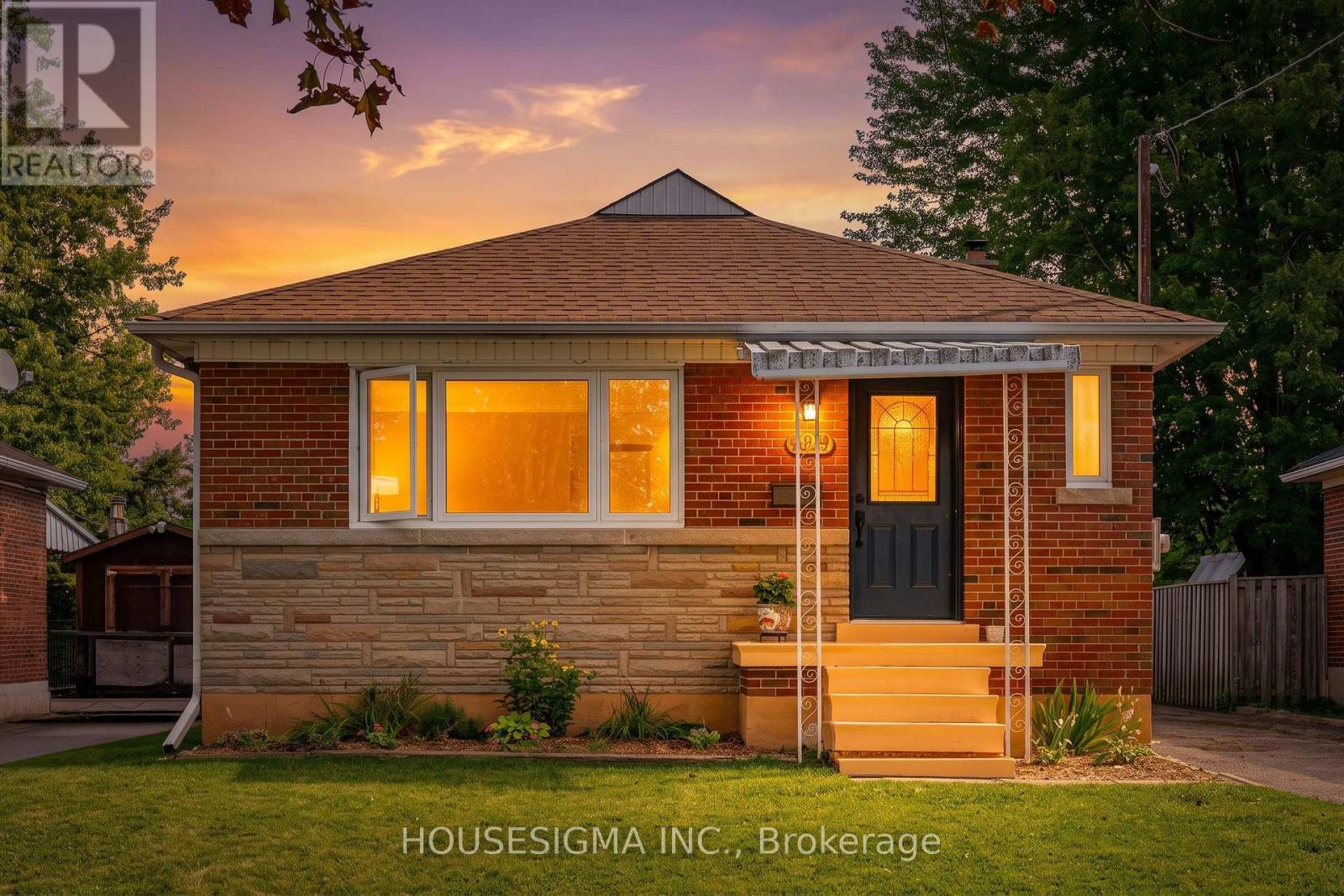 309 BALDWIN STREET, Oshawa (Donevan)