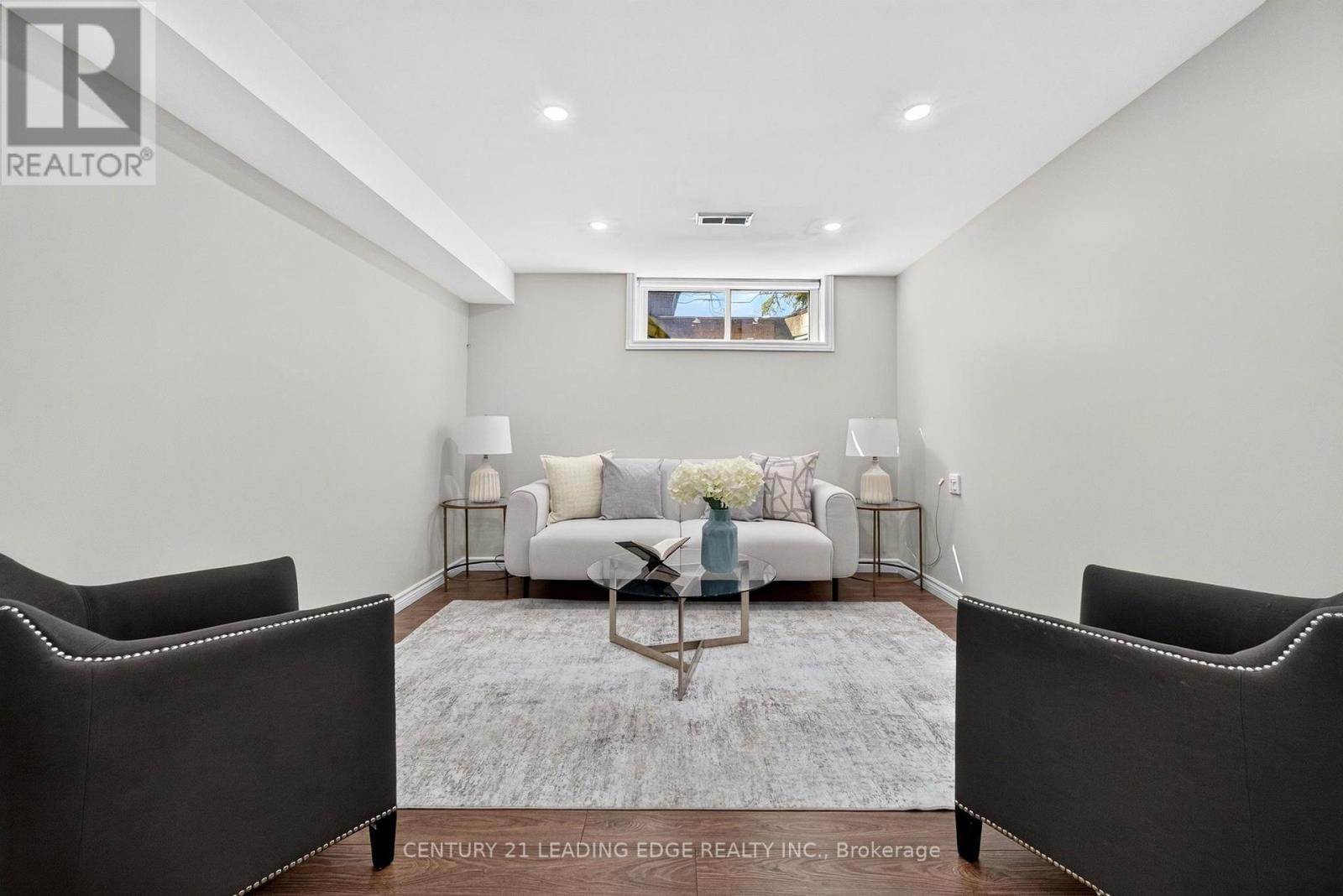 24 LINCOLN GREEN DRIVE - 35