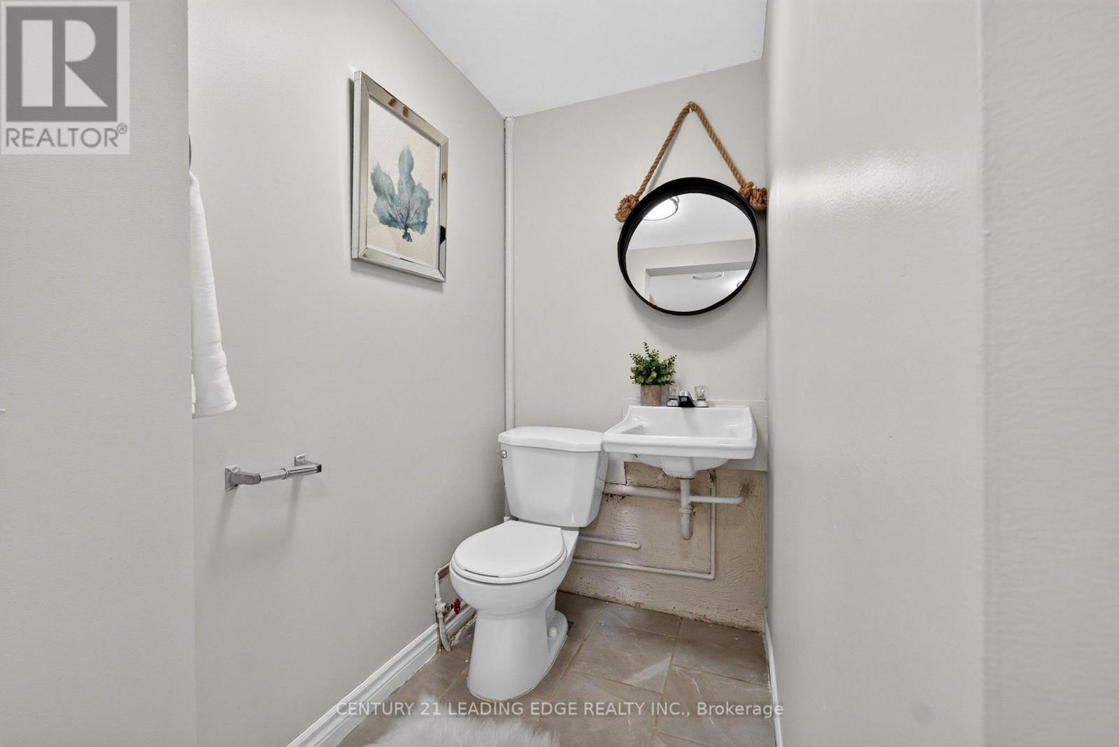 24 LINCOLN GREEN DRIVE - 42