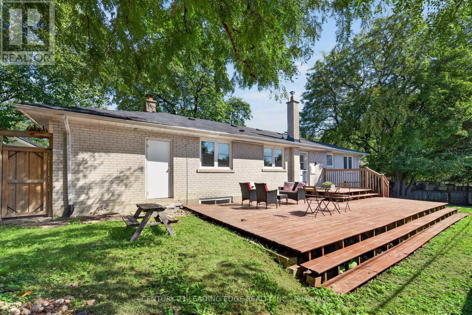 24 LINCOLN GREEN DRIVE - 48