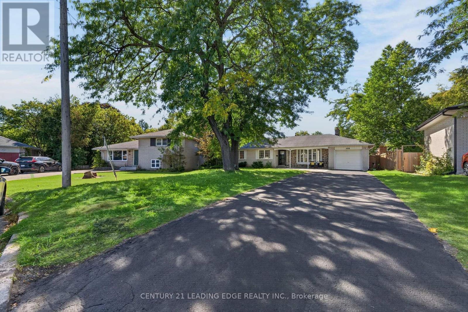 24 LINCOLN GREEN DRIVE - 5