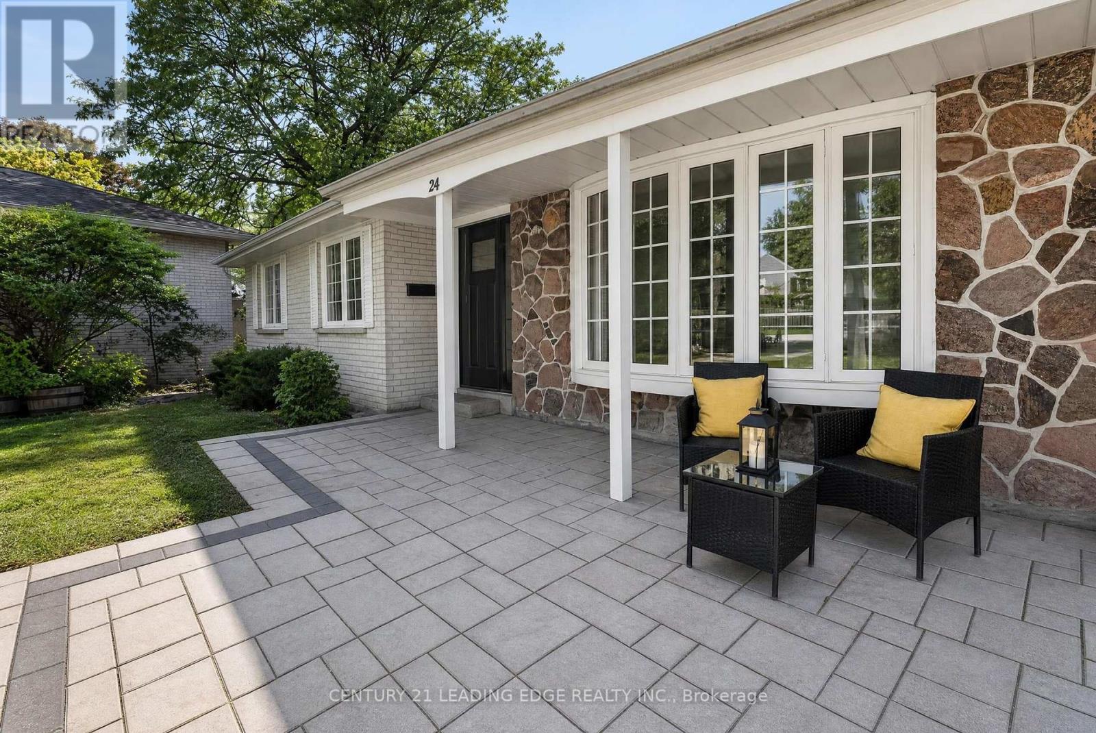 24 LINCOLN GREEN DRIVE - 8