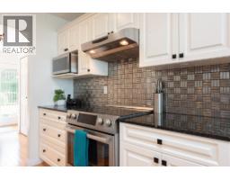 4144 Browning Road, Sechelt, BC V7Z0A2 Photo 6