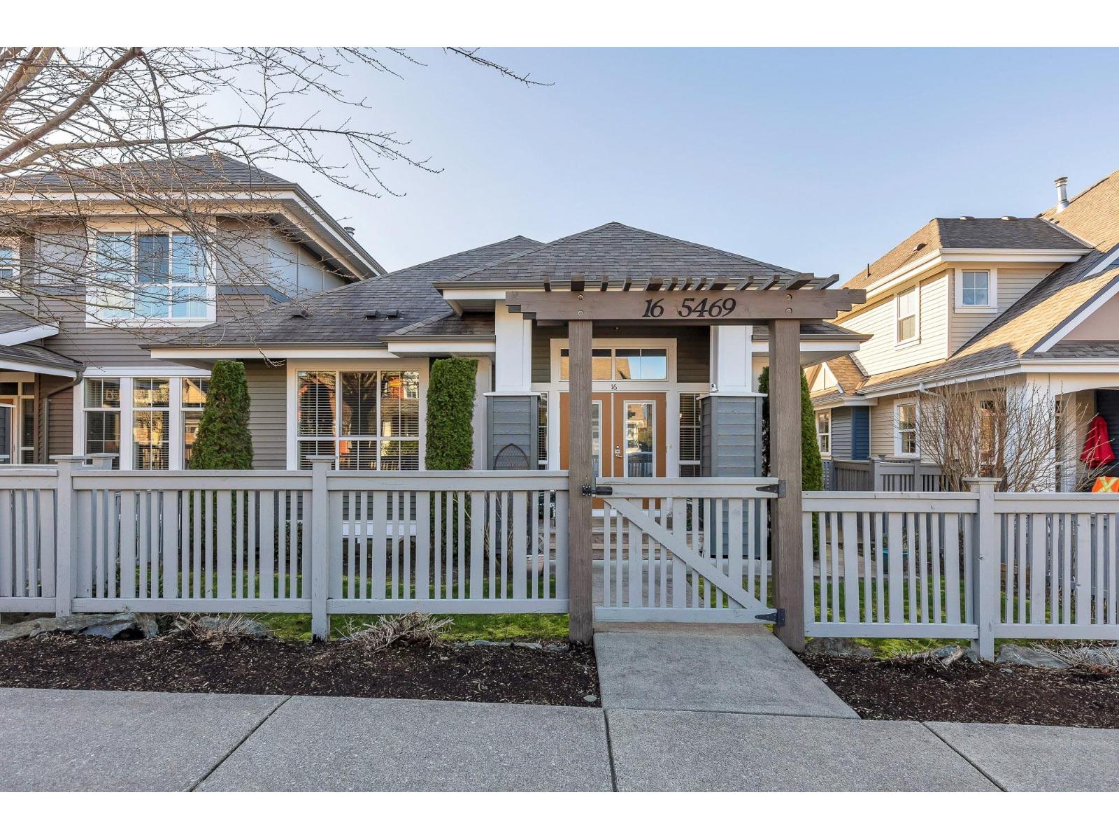 16 5469 CHINOOK STREET, Sardis South