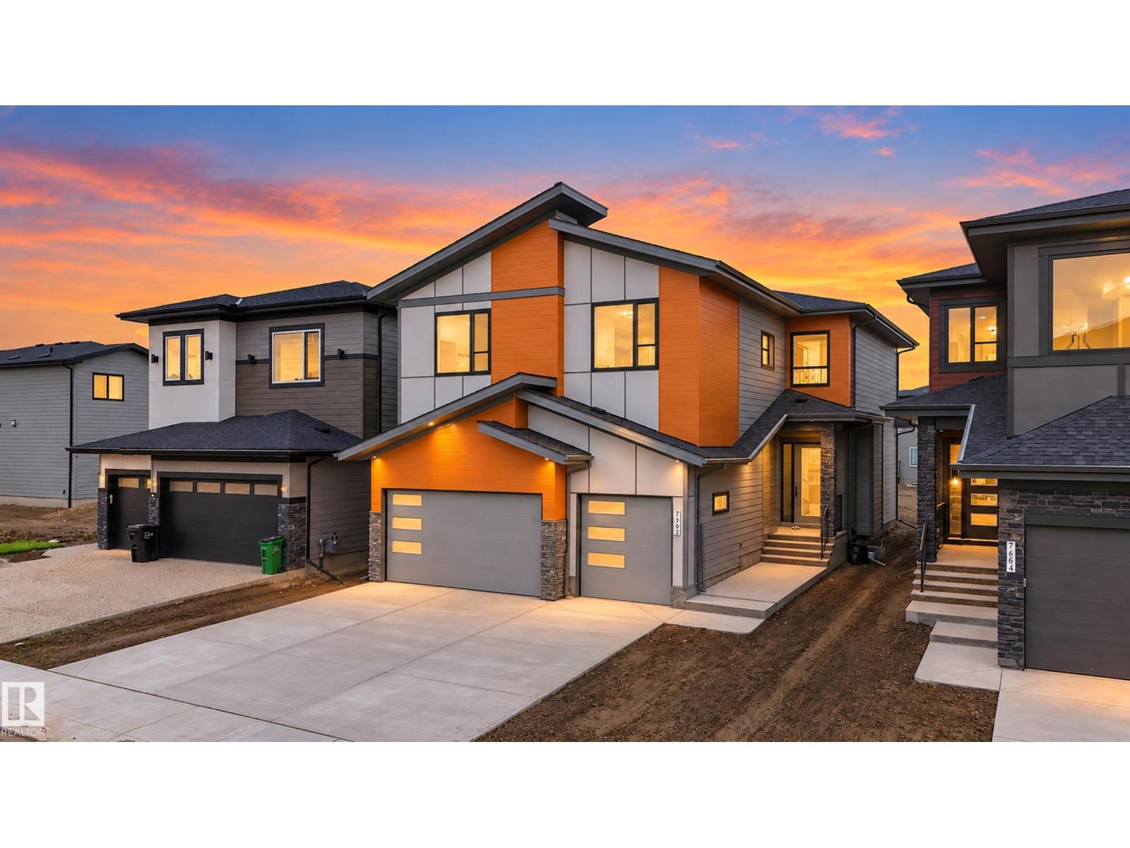 7662 KIMIWAN CR SW, Edmonton, Alberta, T6W5W2