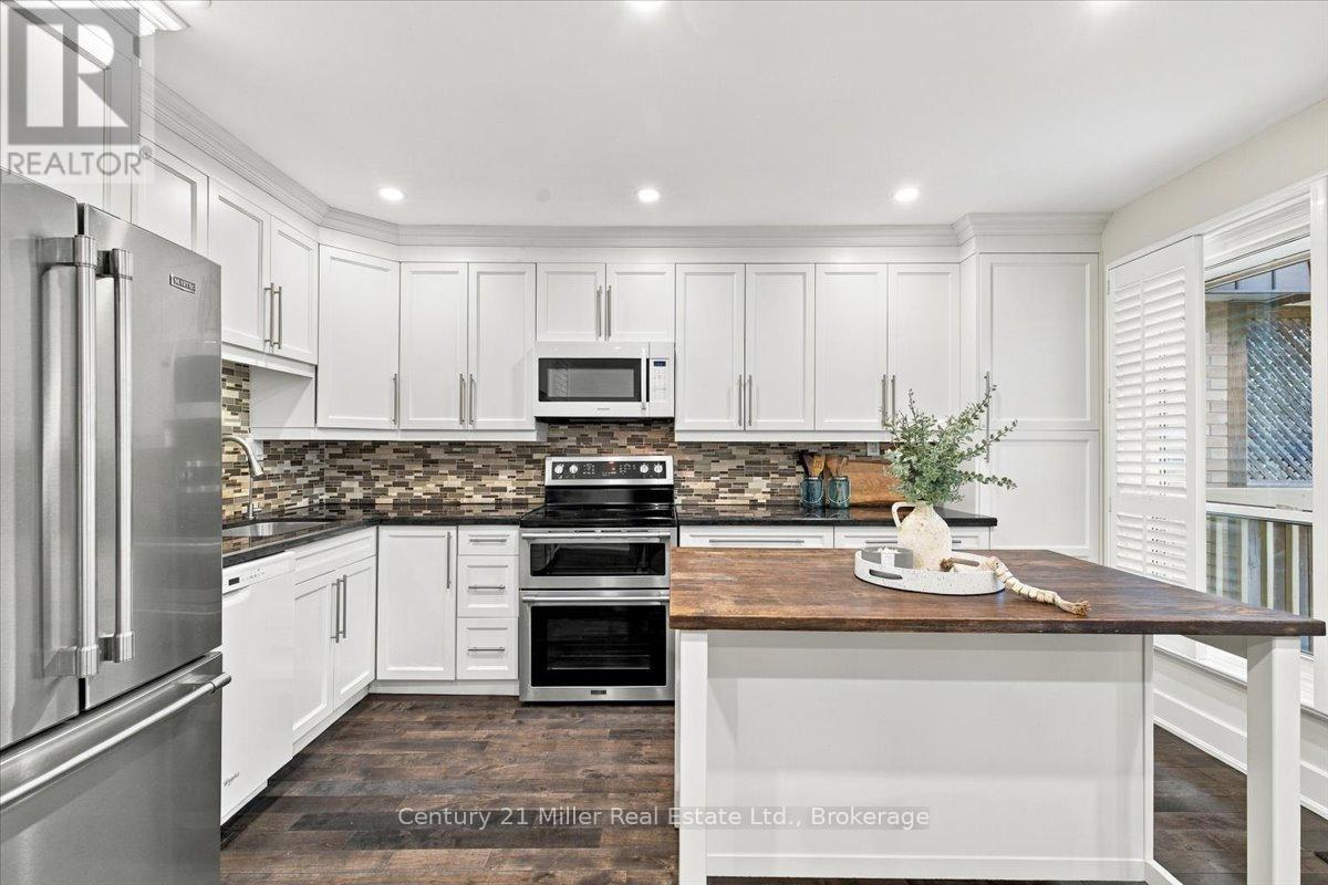 37 TULIP STREET, Oakville (BR Bronte) — photo 3