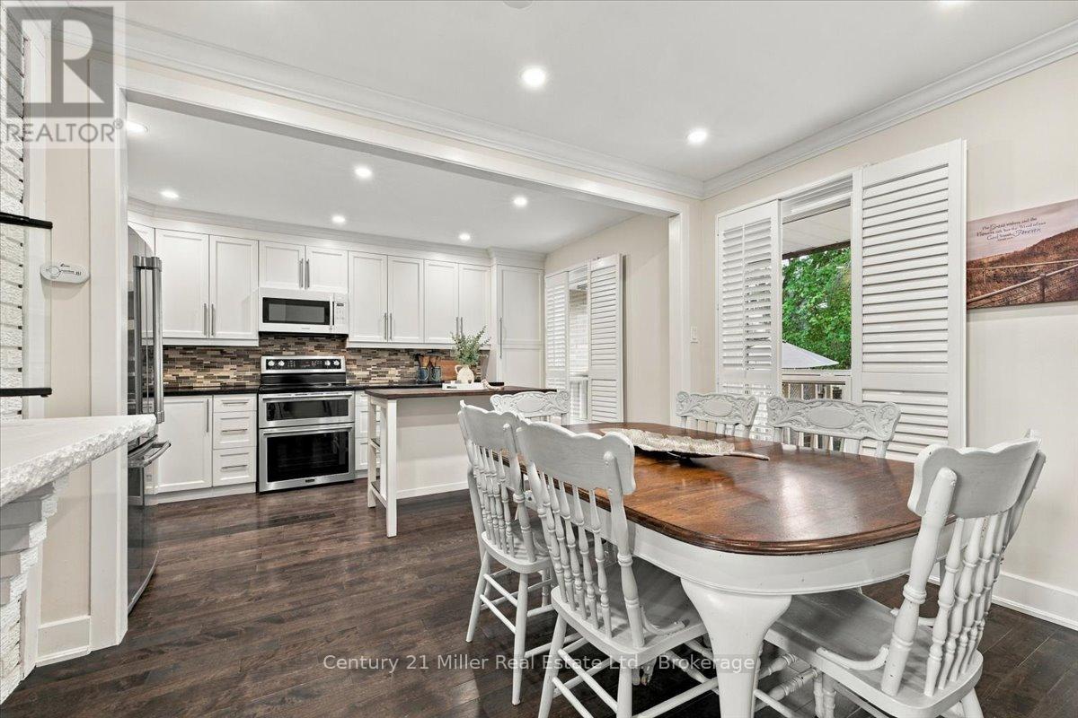 37 TULIP STREET, Oakville (BR Bronte) — photo 4