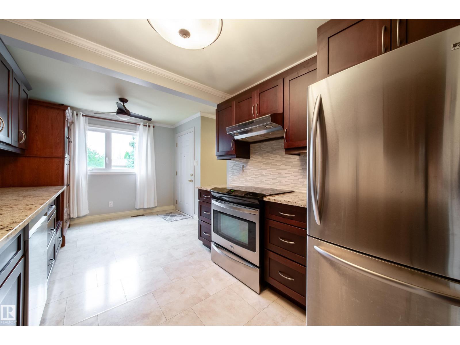 #5 11111 26 AV NW - 11