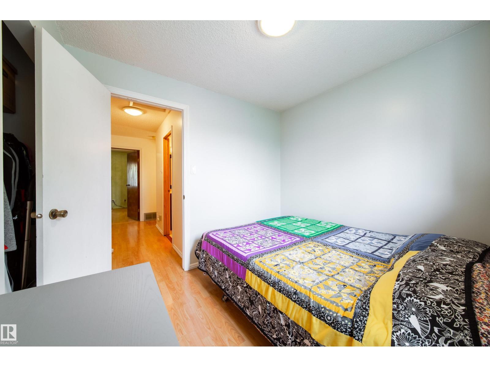 #5 11111 26 AV NW - 24