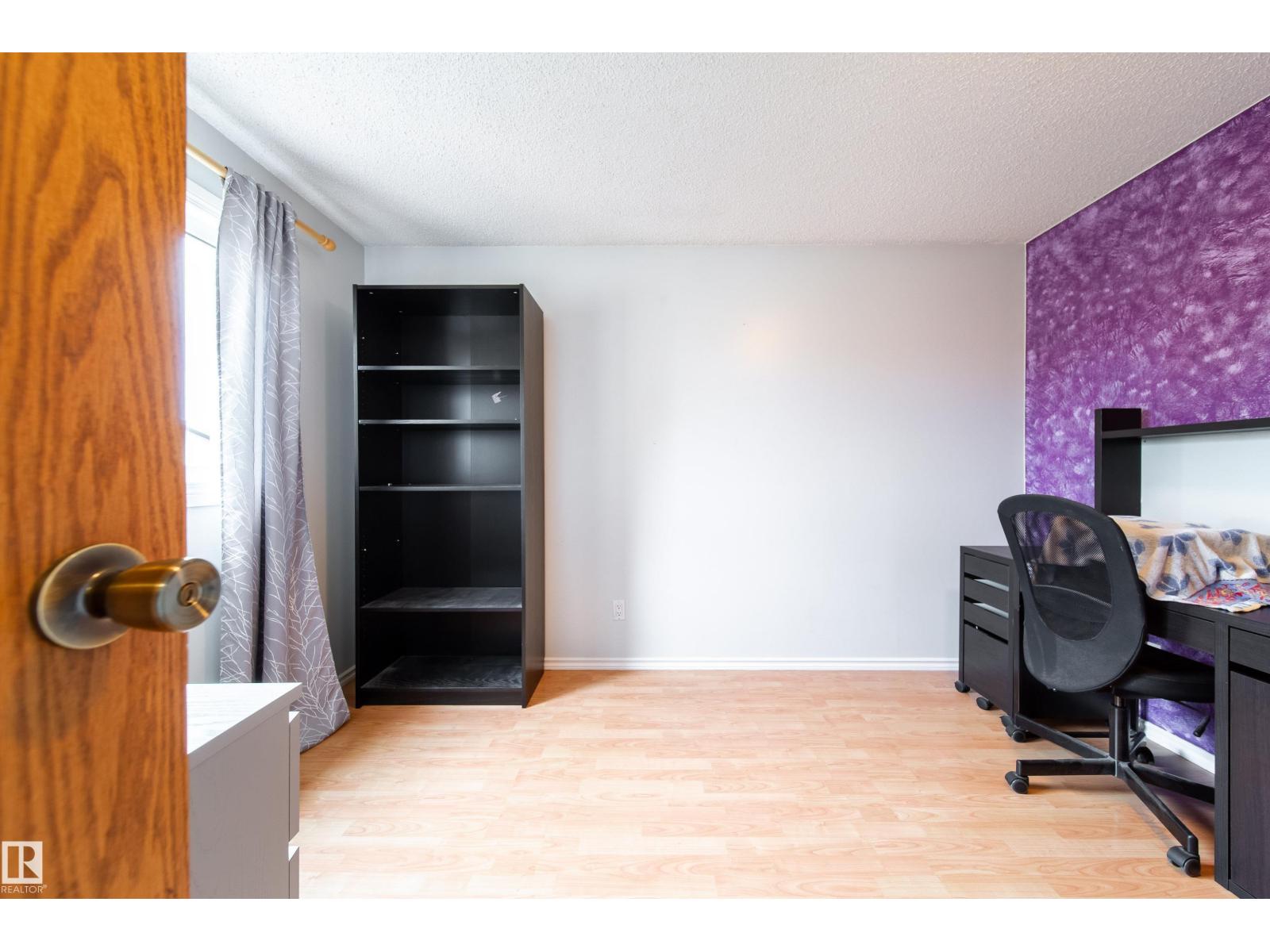 #5 11111 26 AV NW - 25