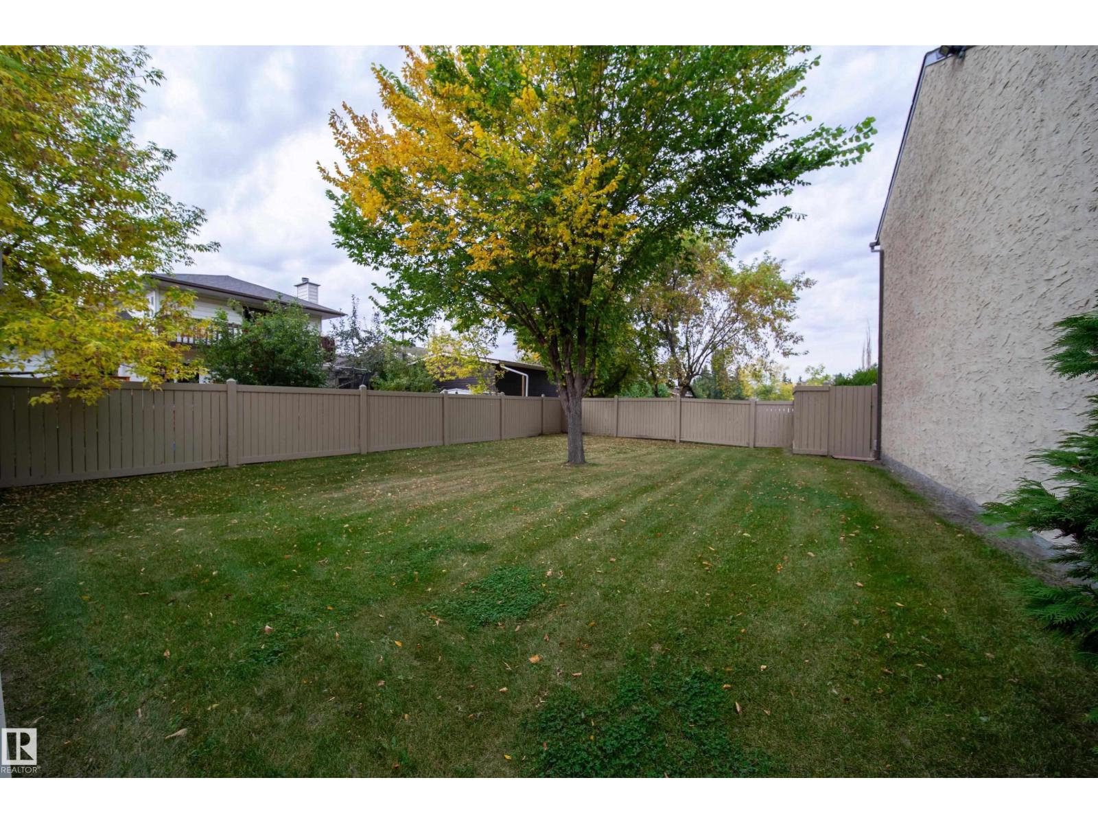 #5 11111 26 AV NW - 31