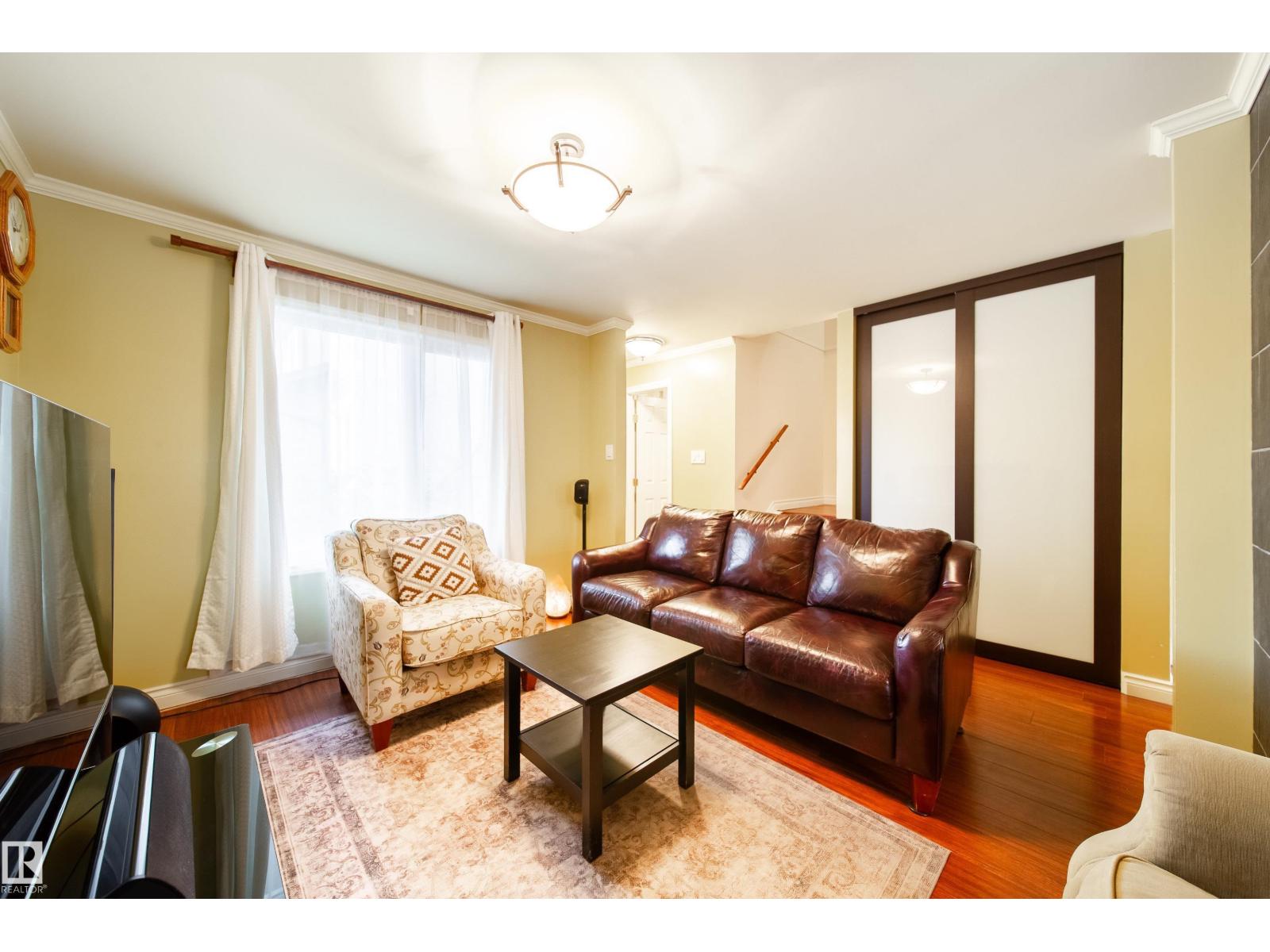 #5 11111 26 AV NW - 5