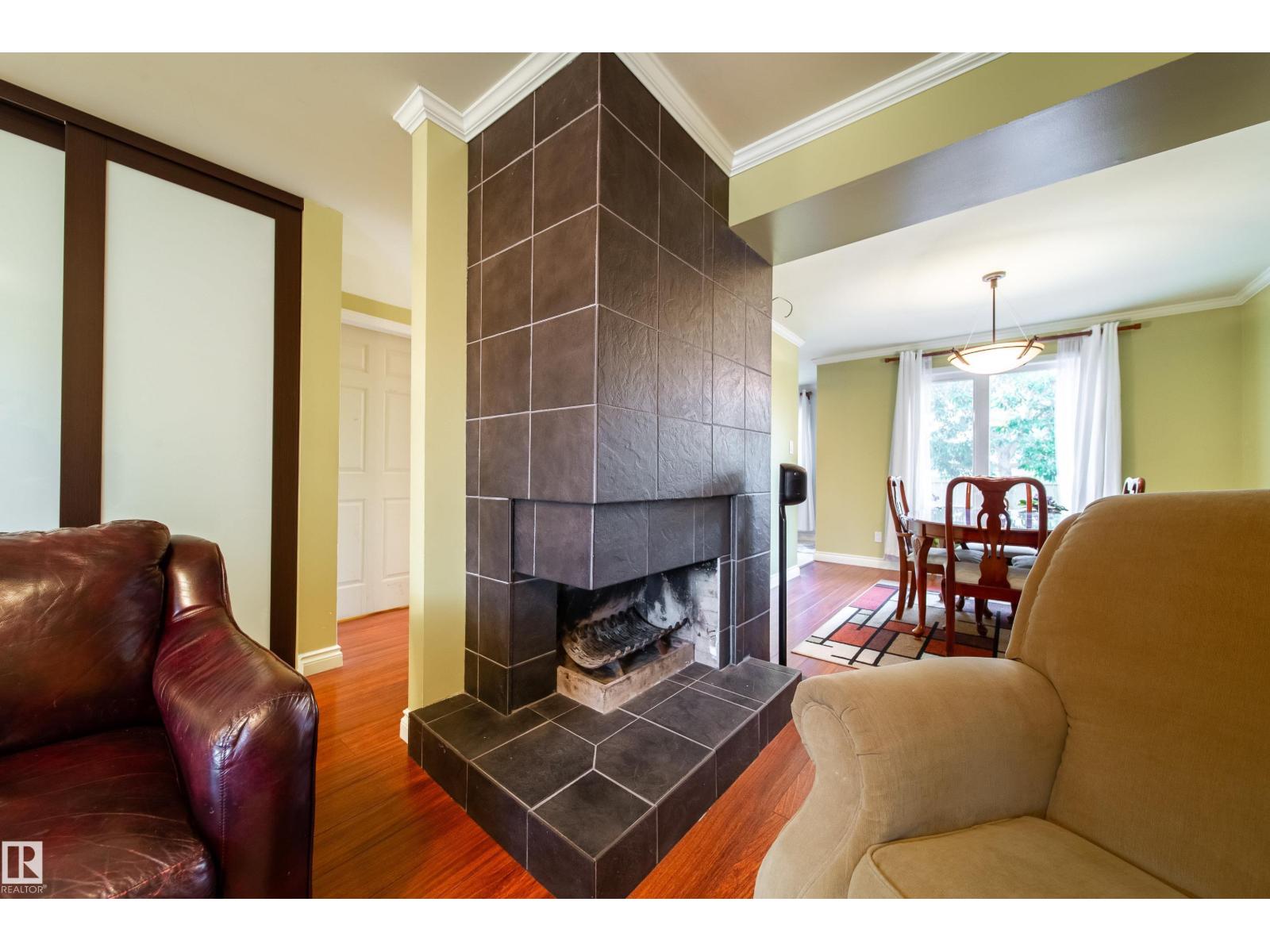#5 11111 26 AV NW - 6